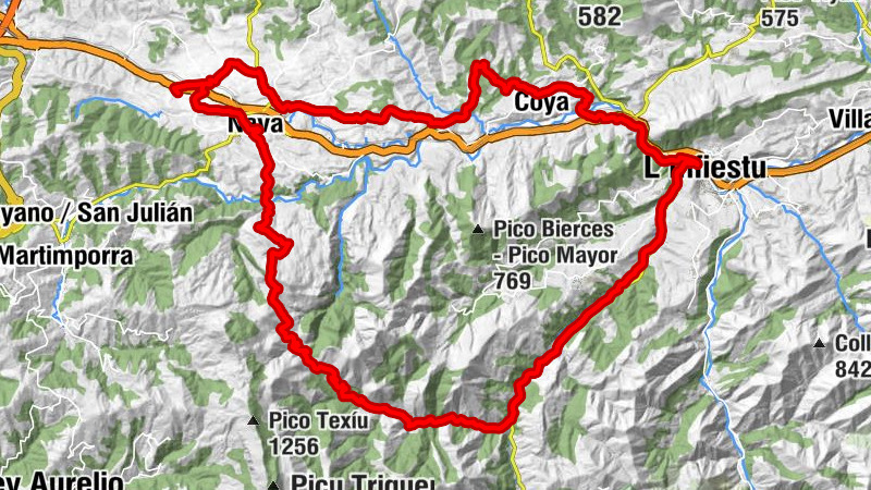 Sidrería Estrada - Iglesia de San Bartolomé - Capiella de los Santos Mártires - Pumarín